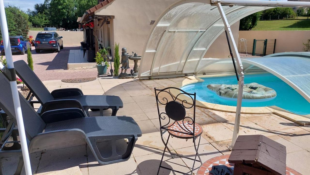 Colette Alain Maxime Bed & Breakfast Lapalisse Exterior photo