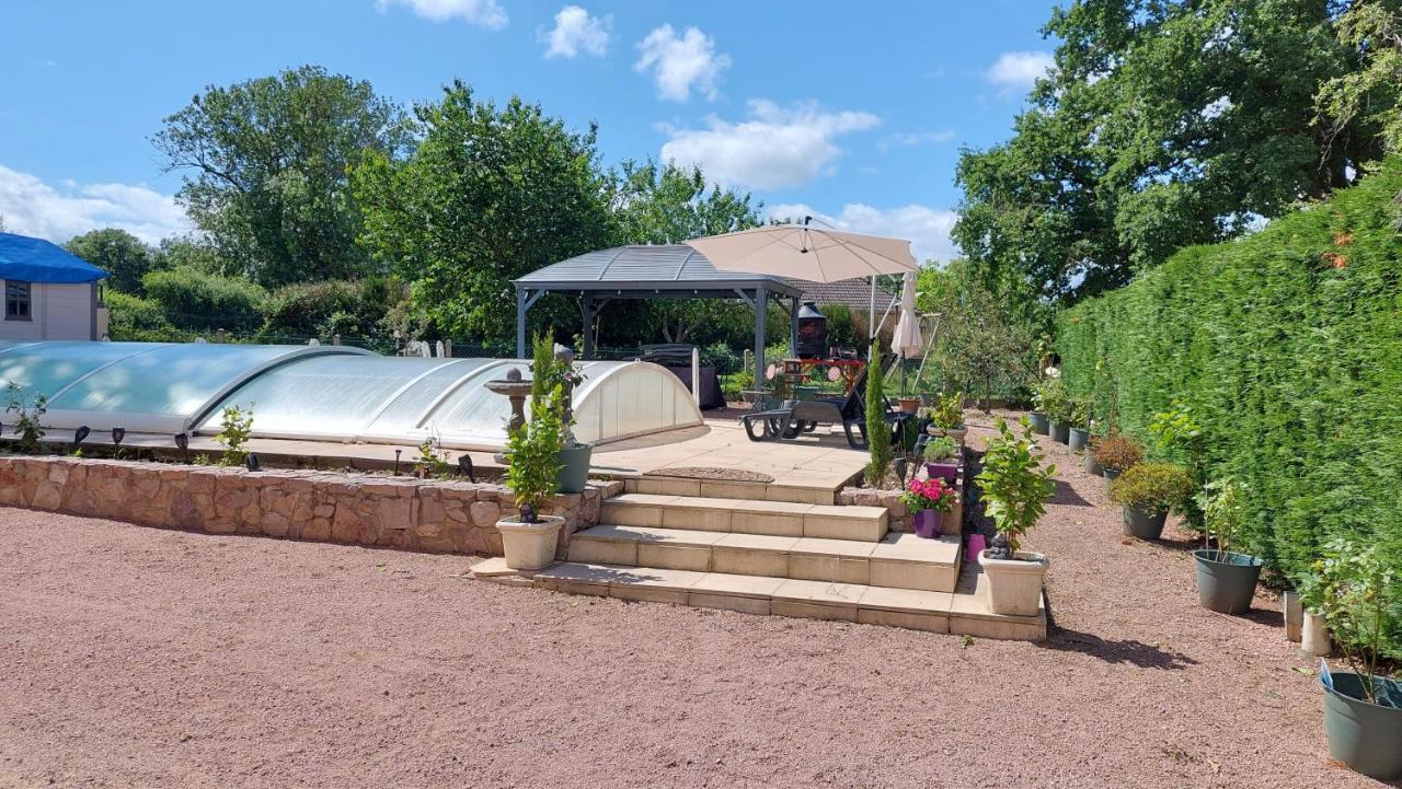 Colette Alain Maxime Bed & Breakfast Lapalisse Exterior photo